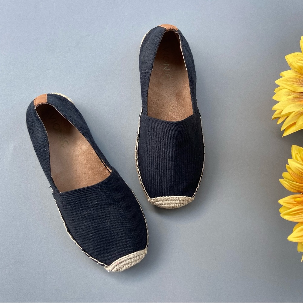 VIONIC black canvas espadrilles size 9